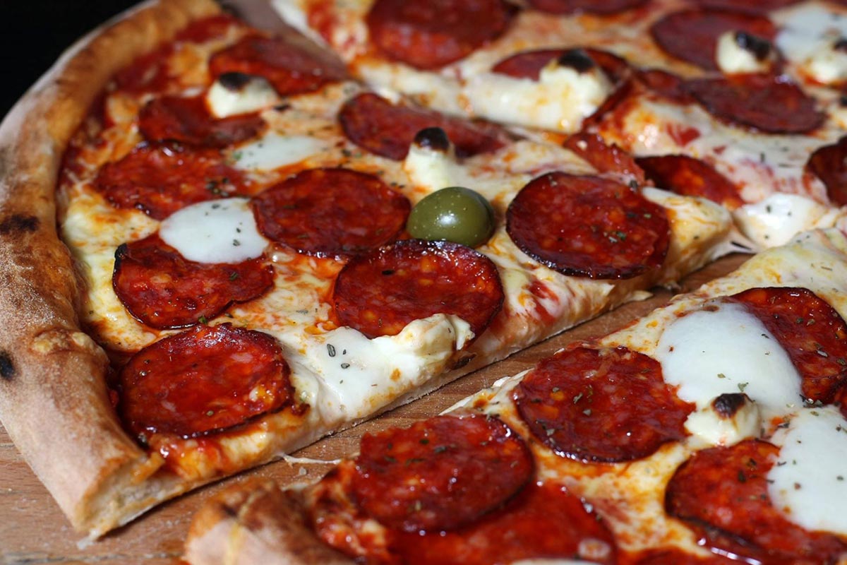 Raj za gurmane. Znate li koje su najbolje mesne pizze?